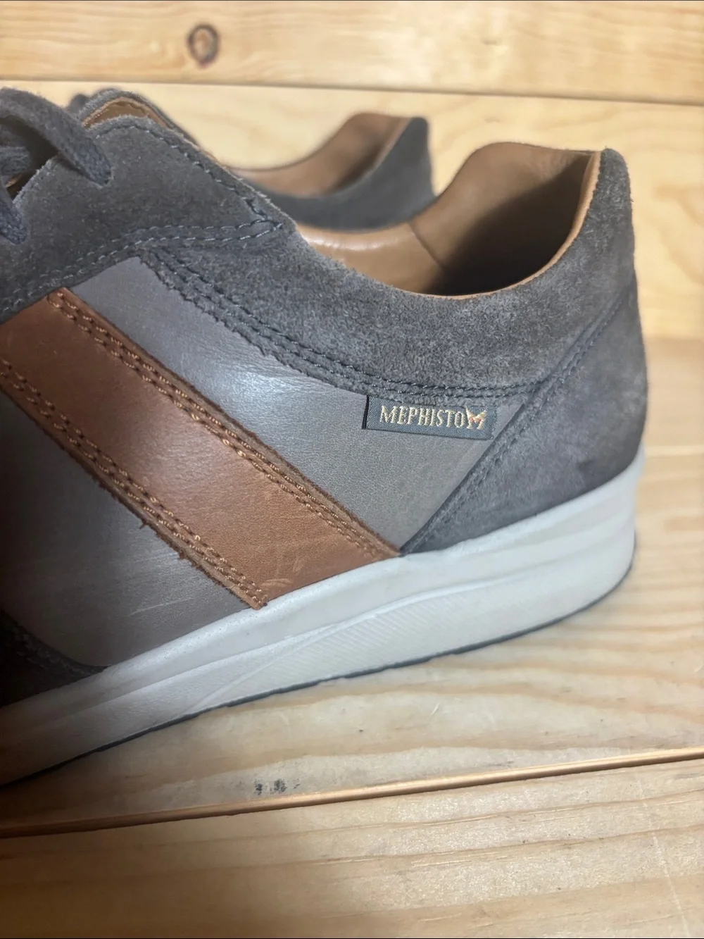 Mephisto Mens leather sneakers size 12